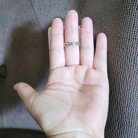 Annika Witt Sterling Silver🤍 Eternal♾️ Hearts💕 Ring💍 - NIB - Picture 5 of 15